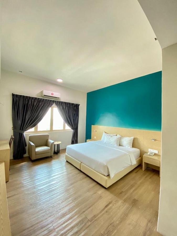 Summit Signature Hotel Batu Pahat Exterior foto